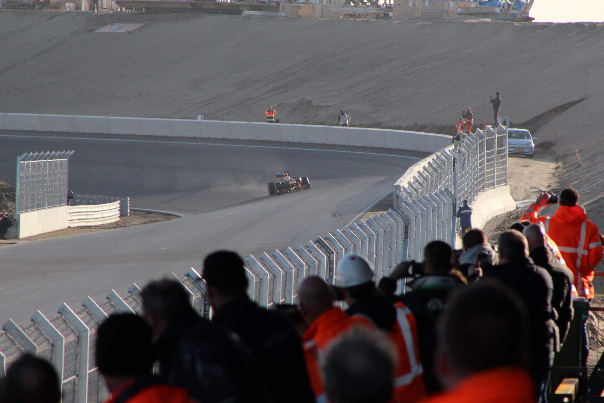 Raceauto op een circuit