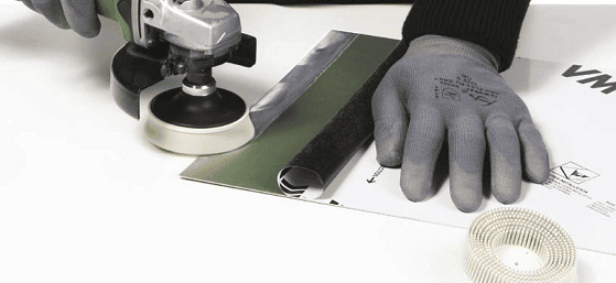 Dakdekkers spijkeren hun kennis bij